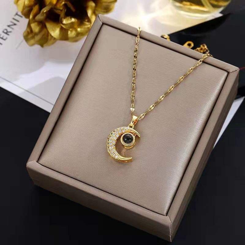 Women moon Necklace Korean Style Exquisite Fashion